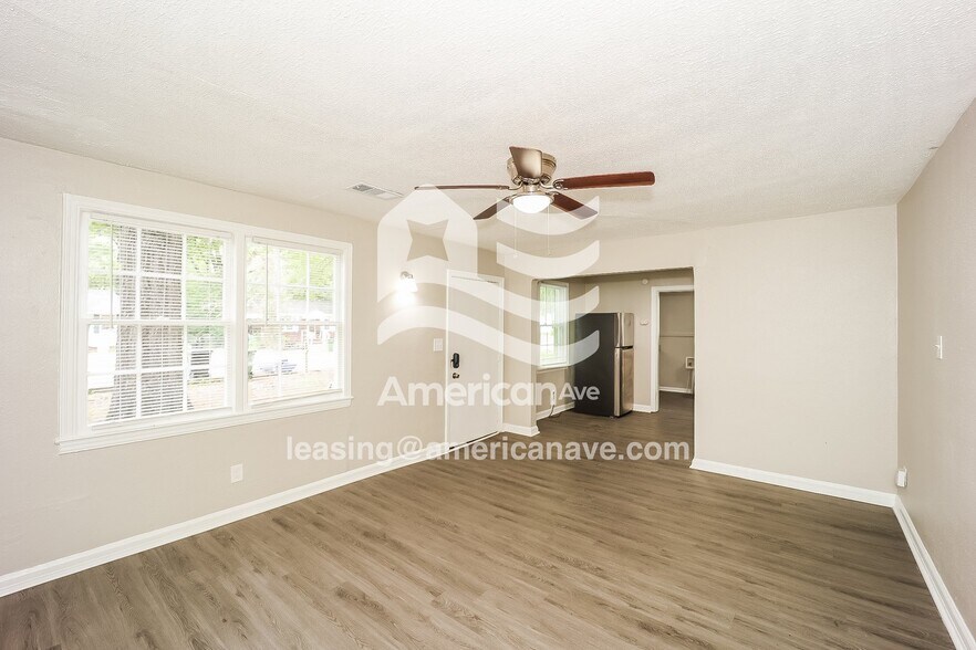 Building Photo - 2438 Pye Ave