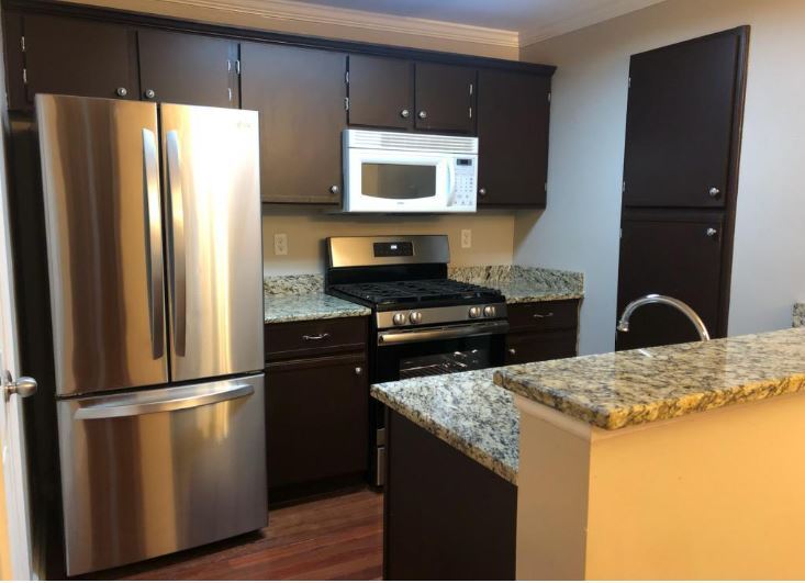 Bosch & LG stainless appliances (New SS Microwave Recently Installed. Not shown in photo)Installed) - 2022 River Heights Walk SE