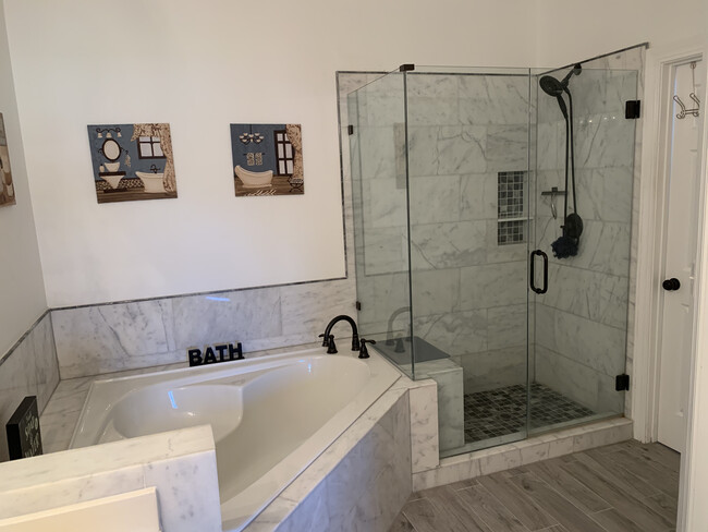 Master Bath and Shower - 18700 Nautical Dr