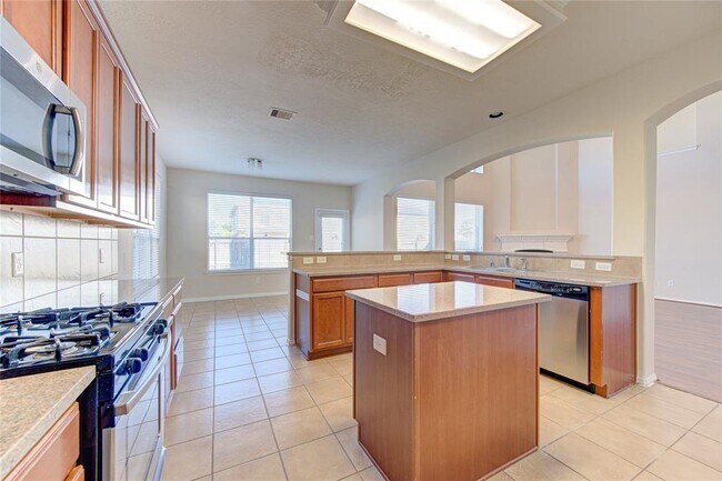 Building Photo - 18306 Wendy Glinn Way