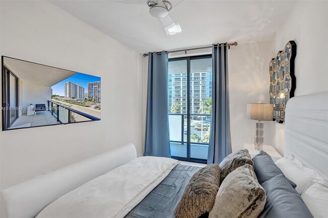 Building Photo - 3040 N Ocean Blvd