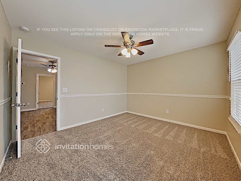 Building Photo - 6005 Centerview Dr