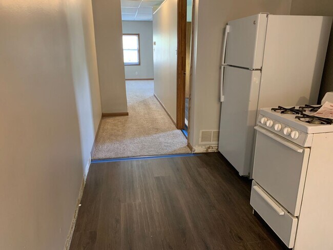 Building Photo - 406 S Hague Ave