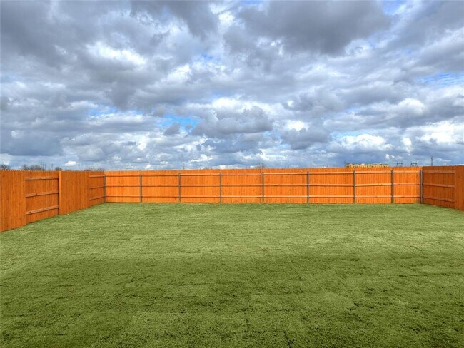 Building Photo - 708 Roaring Fork Ln