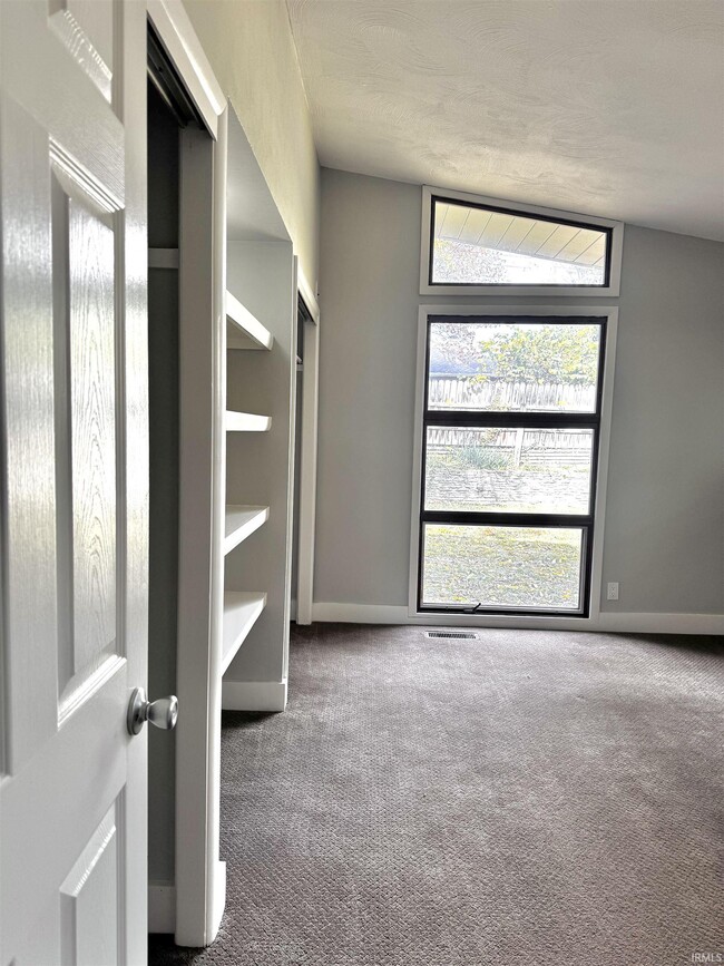 Building Photo - 7102 Woodhue Ln