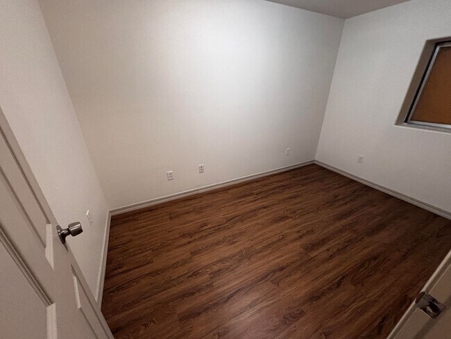 Building Photo - 5941 Corinth Dr