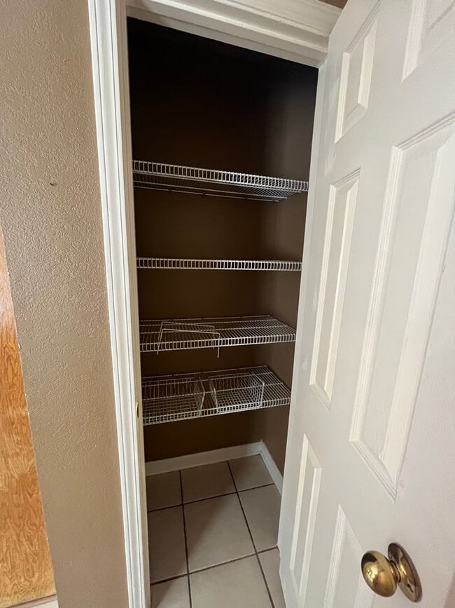 Building Photo - Cabot Rental!