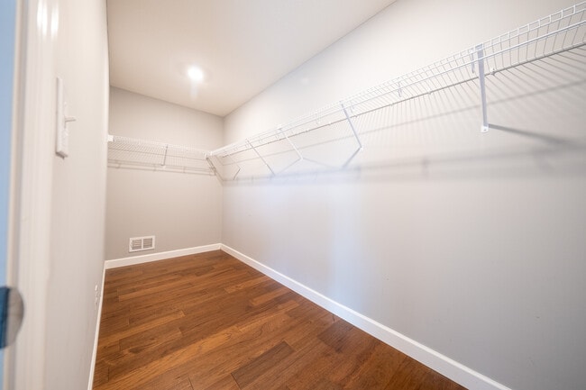 Building Photo - 1771 Emerson Ct
