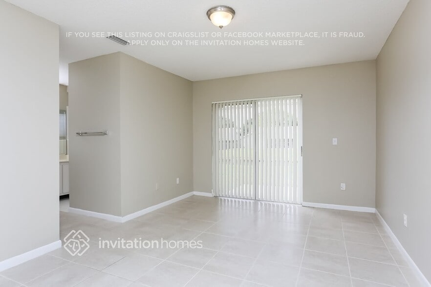 Building Photo - 9913 NW 9th Ct