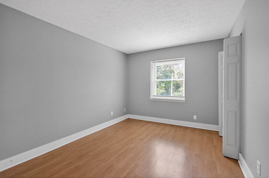 Building Photo - 726 Zorn Ave