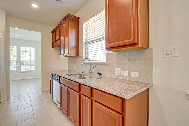 Building Photo - 8011 Colony Chase Ct