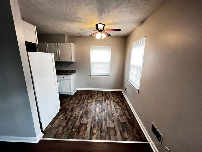 Building Photo - 4405 Landside Dr