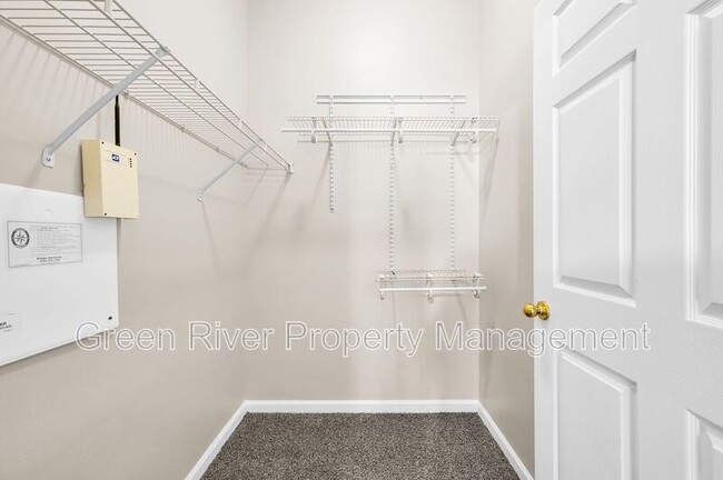 Building Photo - 7920 Merrill Rd