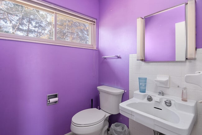 Building Photo - 4105 Riverview Dr