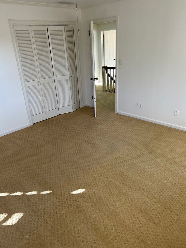 Building Photo - 6035 Riverside Dr