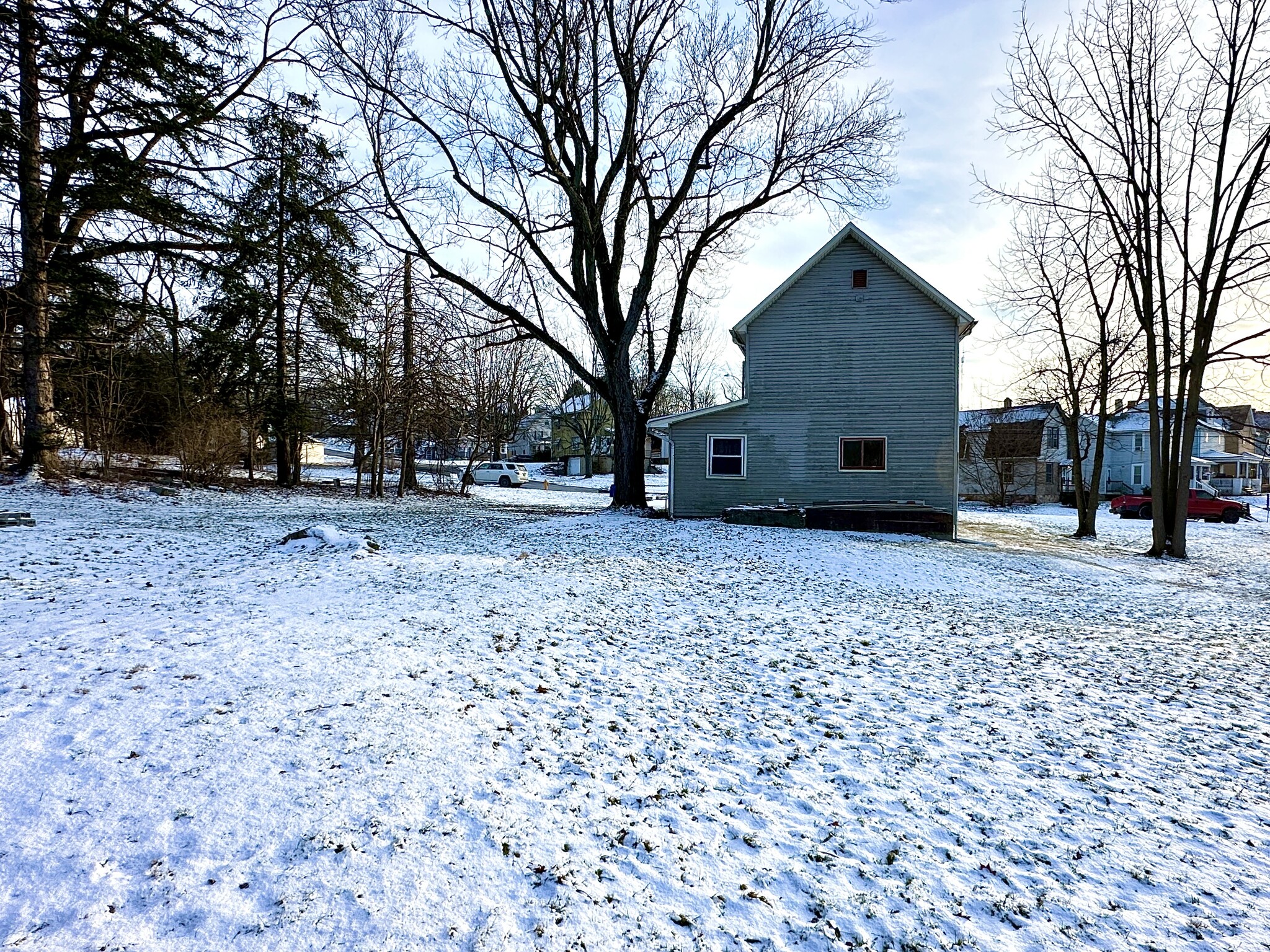 Building Photo - 923 Franklin Ave