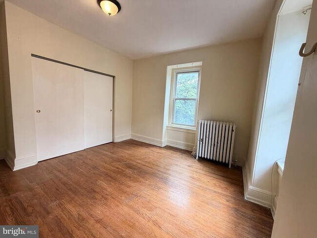 Building Photo - 4718 Hazel Ave