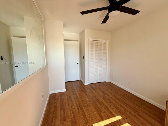 Building Photo - 8522 SW 103rd Ave