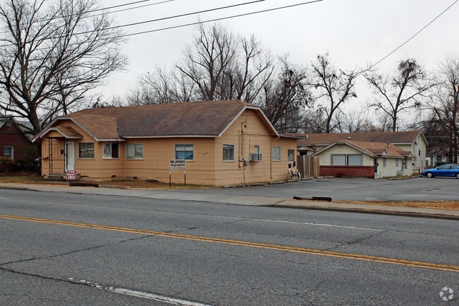 Primary Photo - 6302 E Pine St