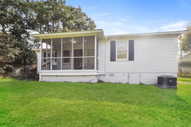 Building Photo - 1676 Hurley Cir