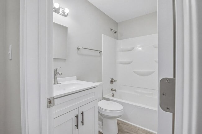 Building Photo - 407 Park Ave