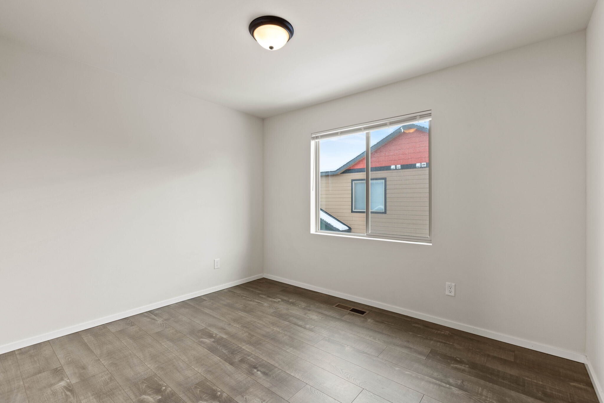 Building Photo - 304 S Skipworth Rd