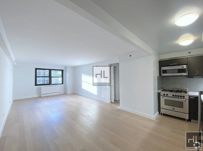 Building Photo - 222 E 39th St