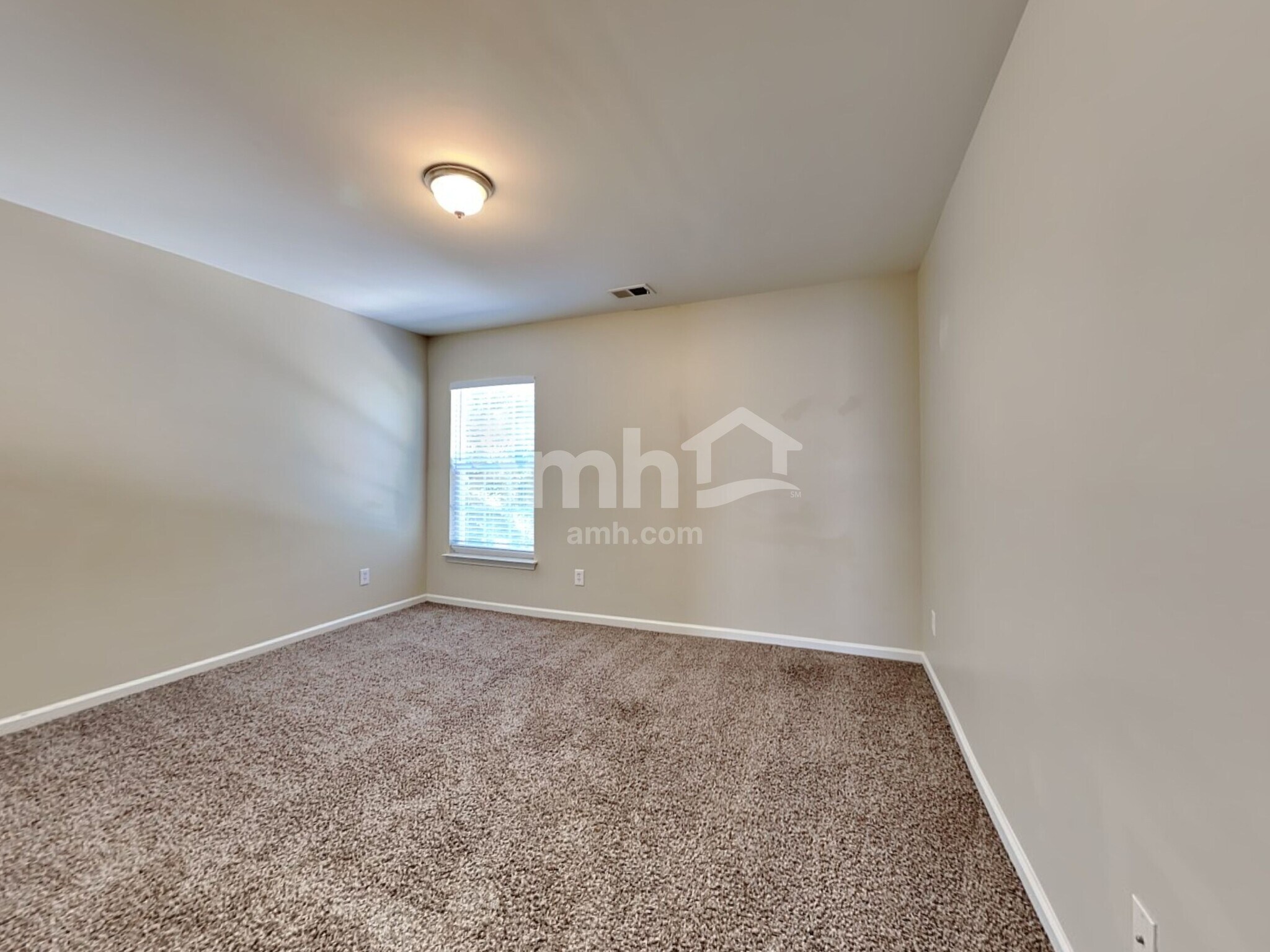 Building Photo - 417 Green Park Ln