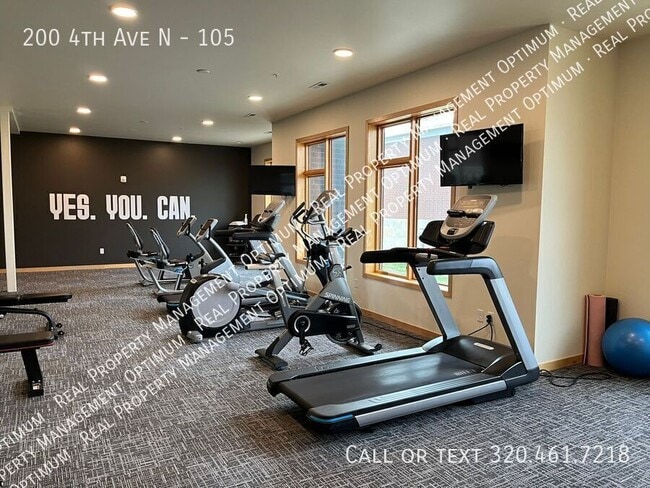 Building Photo - 200 4th Ave N