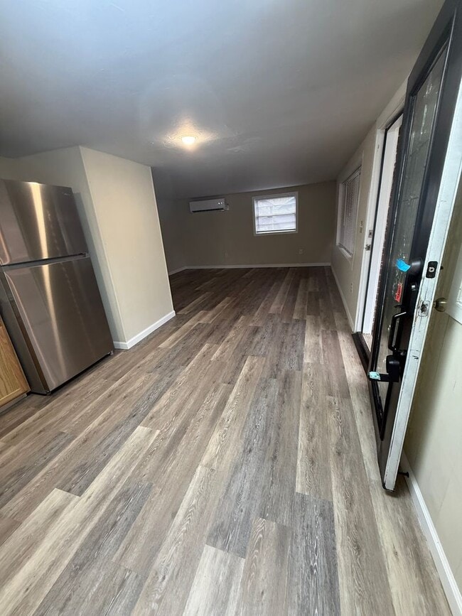 Building Photo - Springdale A