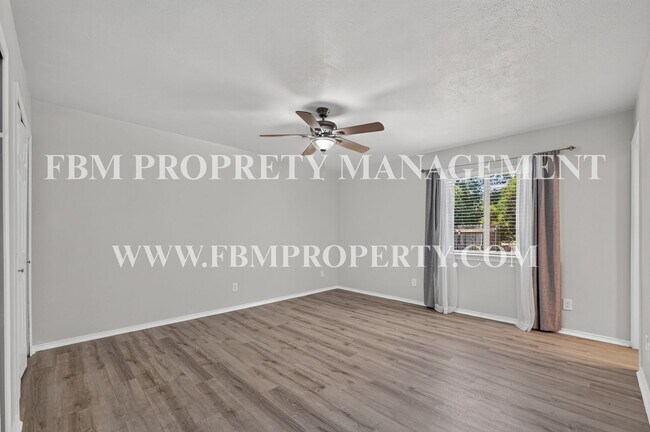 Building Photo - 407 Woodhurst Dr