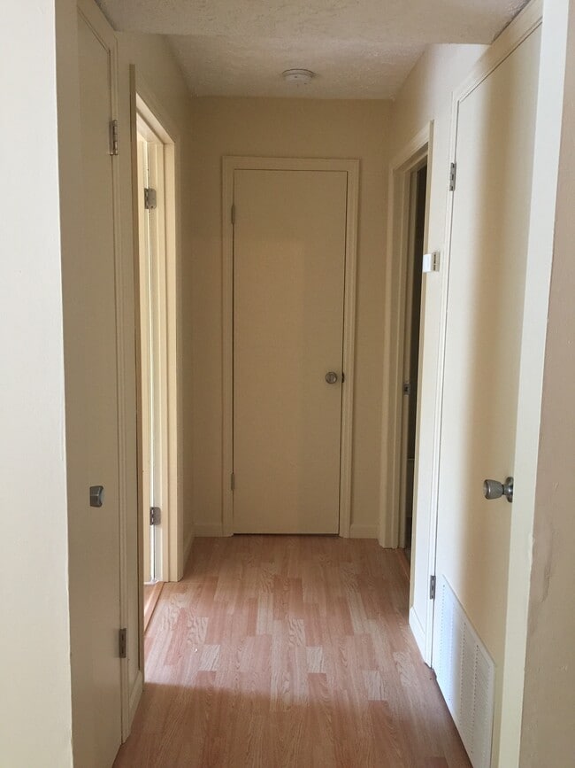 Building Photo - Robinwood Apartments