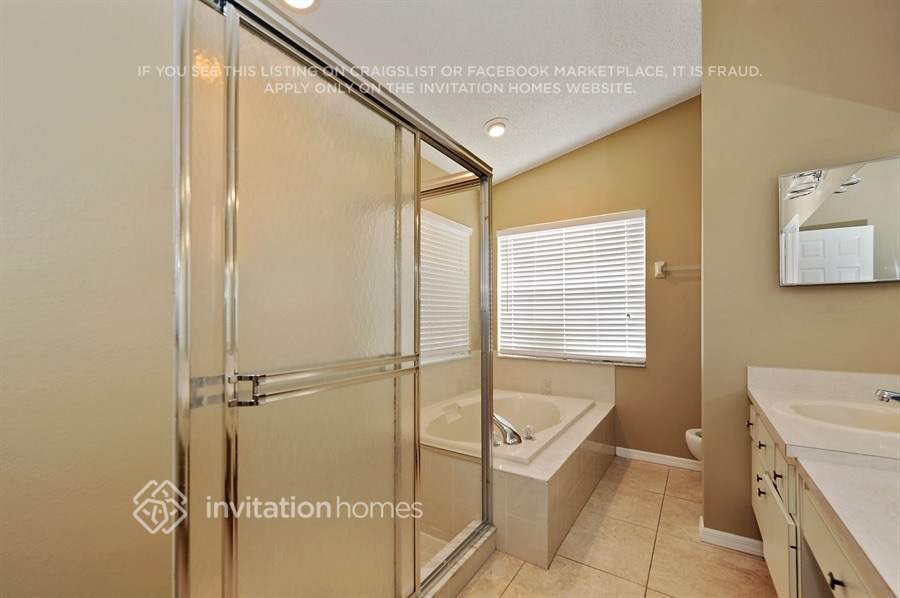 Building Photo - 5430 Los Palos Dr