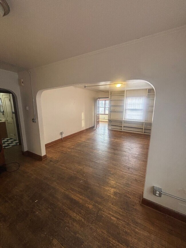 Building Photo - Cute house for Rent