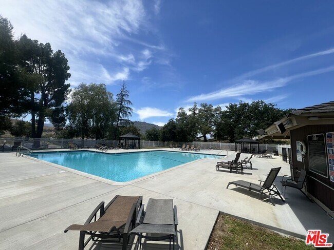 Building Photo - 28549 Conejo View Dr