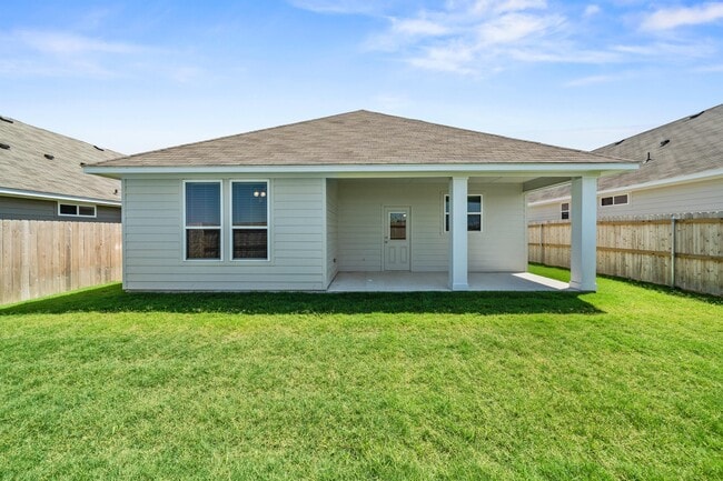 Building Photo - 604 La Parra Bend