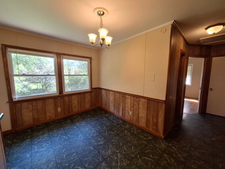 Building Photo - 412 Azalea Dr