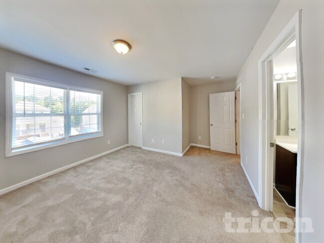 Building Photo - 128 Randolph Dr