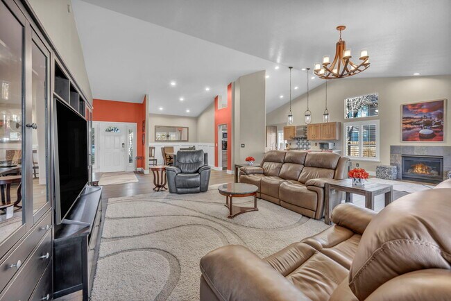 Building Photo - 6500 Brookview Cir
