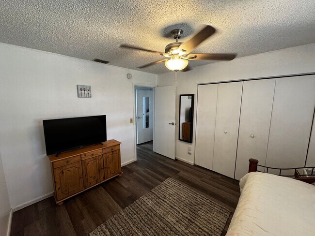 Building Photo - Charming Ocala Retreat in Peaceful 55+ Community – Move-In Ready!