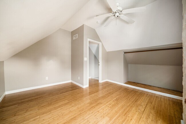 Br 6 - 144 E Tompkins St