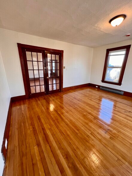 Bedroom 1 - 94 Graham St