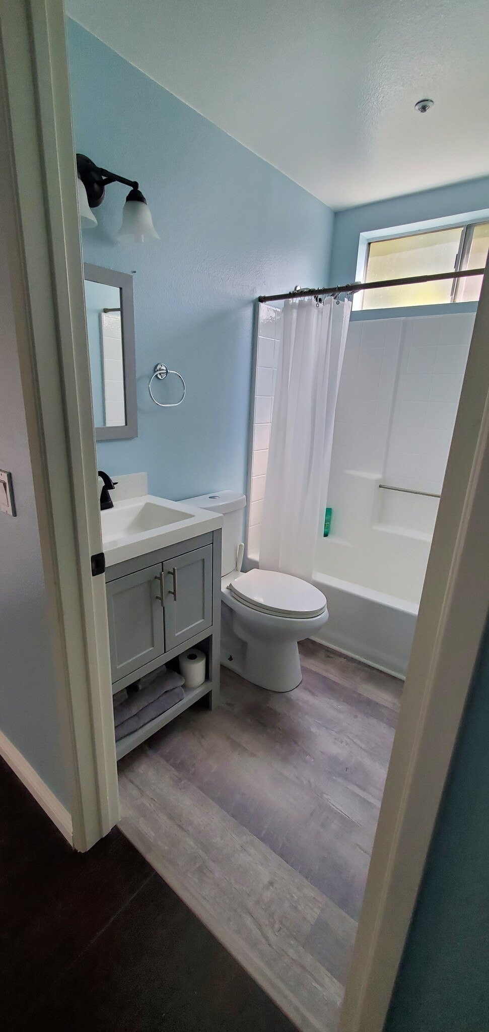 Building Photo - 137 W Central Ave