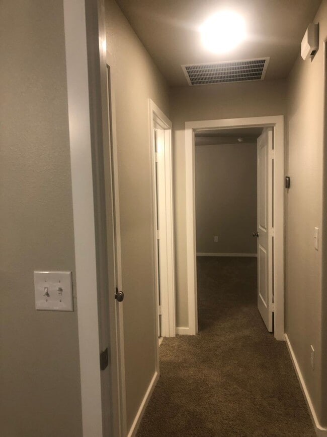 Building Photo - Brand New Home in Hertiage Hills 3/2/2