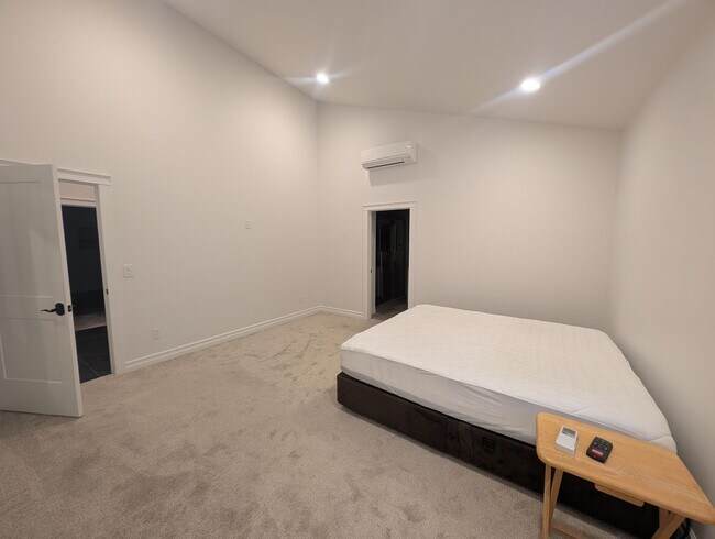 Building Photo - 2448 Le Clerc Rd S