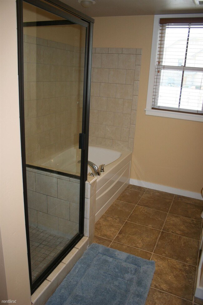 Building Photo - 1 br, 1 bath Condo - 6103 Monterra, Unit A