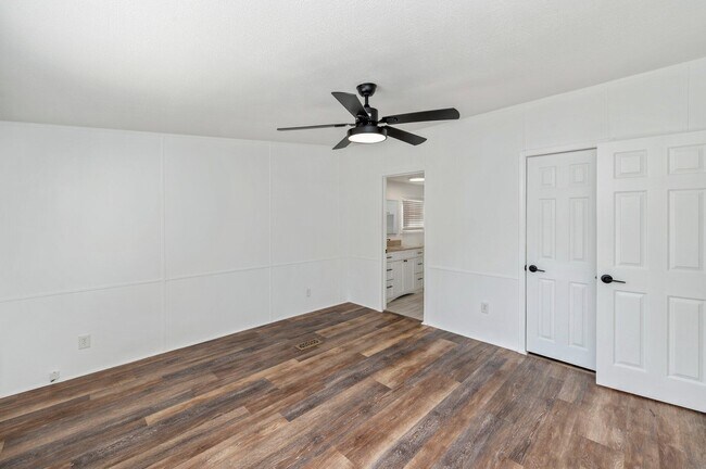 Building Photo - 264 Pinelog St