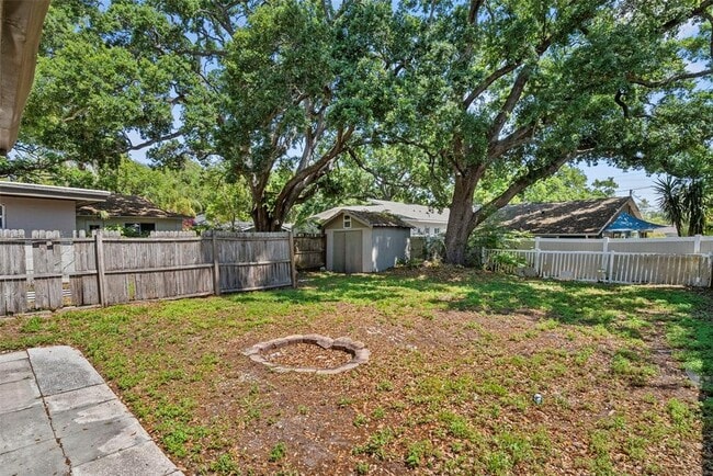 Building Photo - 1193 Bass Blvd