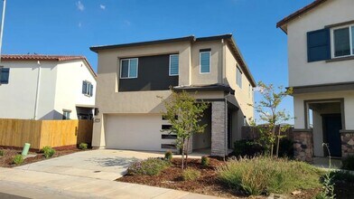 Building Photo - Cozy 3bdrm, 3 bath home in Rancho Cordova