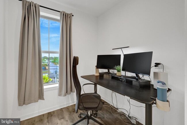 Building Photo - 20941 Bluebird Sq